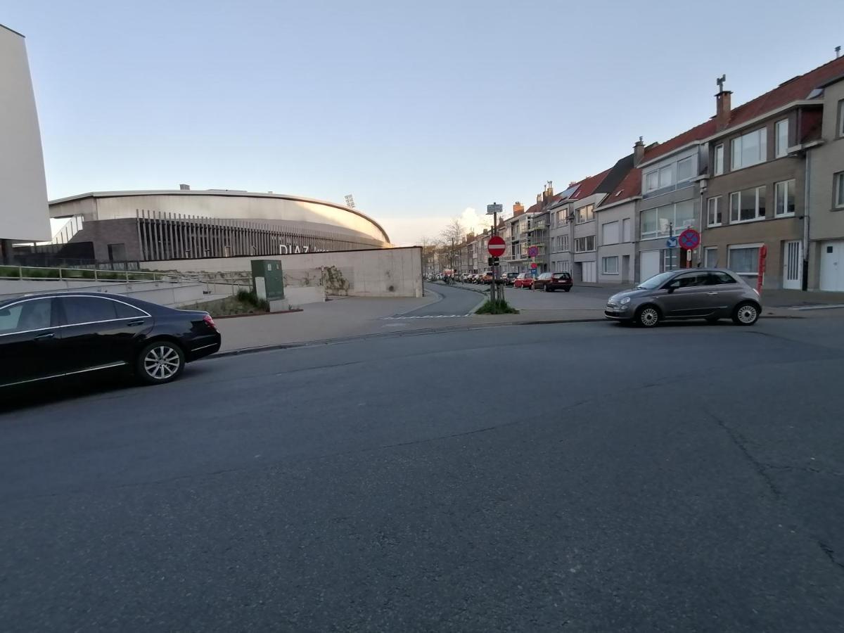 Bartine - Modern And Spacious Flat Near The Sea, Free Parking Space Остенде Экстерьер фото